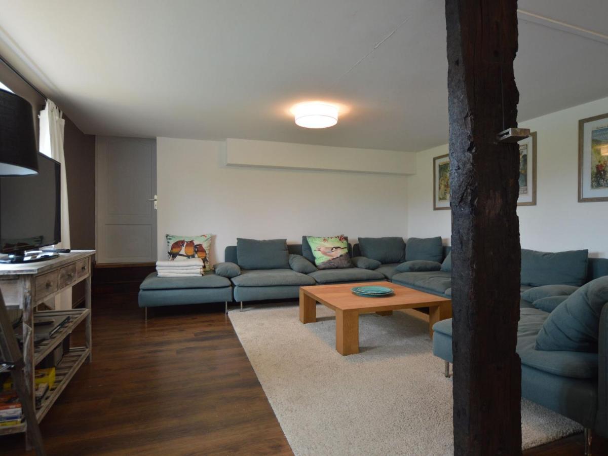 Leuk Huis Met Zwembad Cetturu Bilik gambar