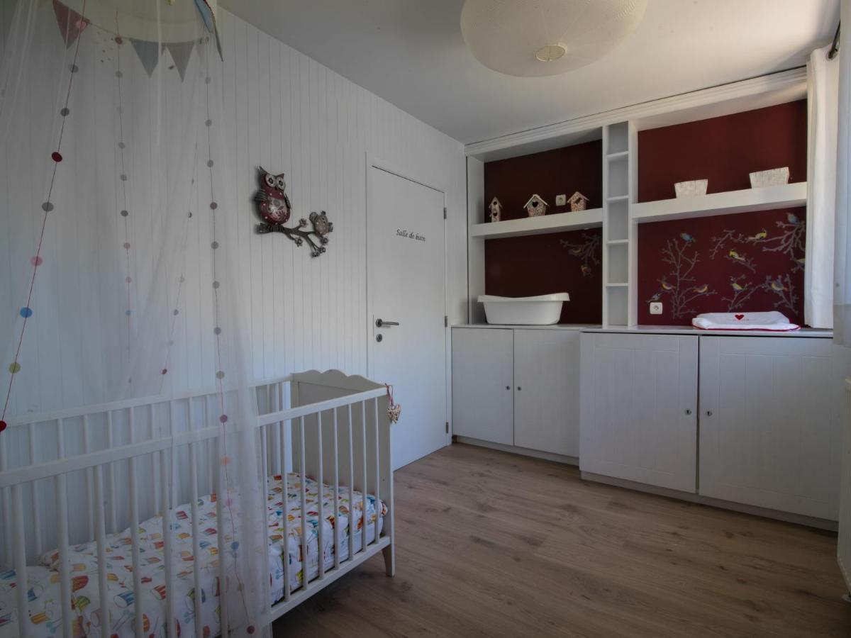 Leuk Huis Met Zwembad Cetturu Bilik gambar